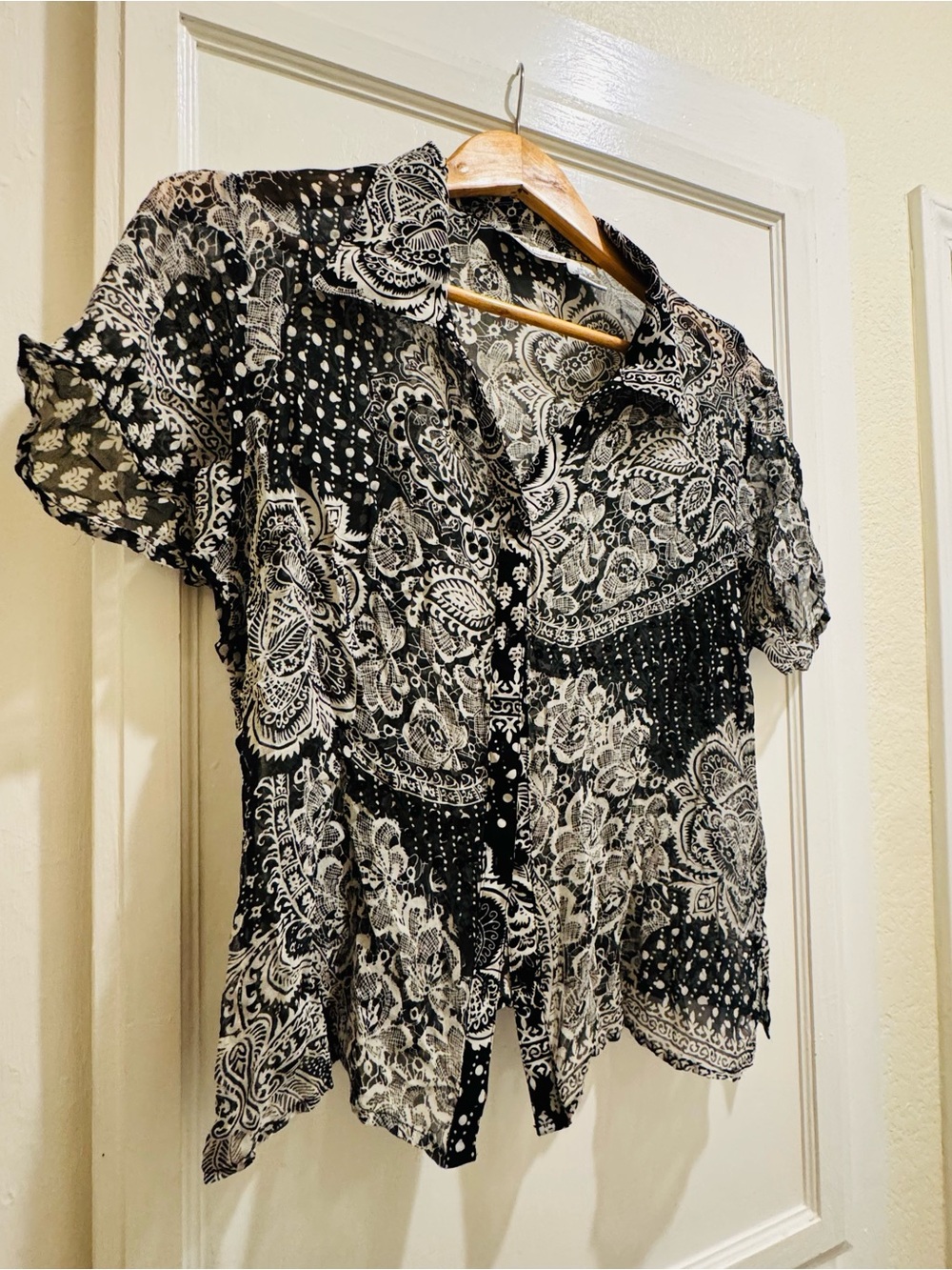 New York City Design Co. 100% Silk Printed Blouse – Size Large